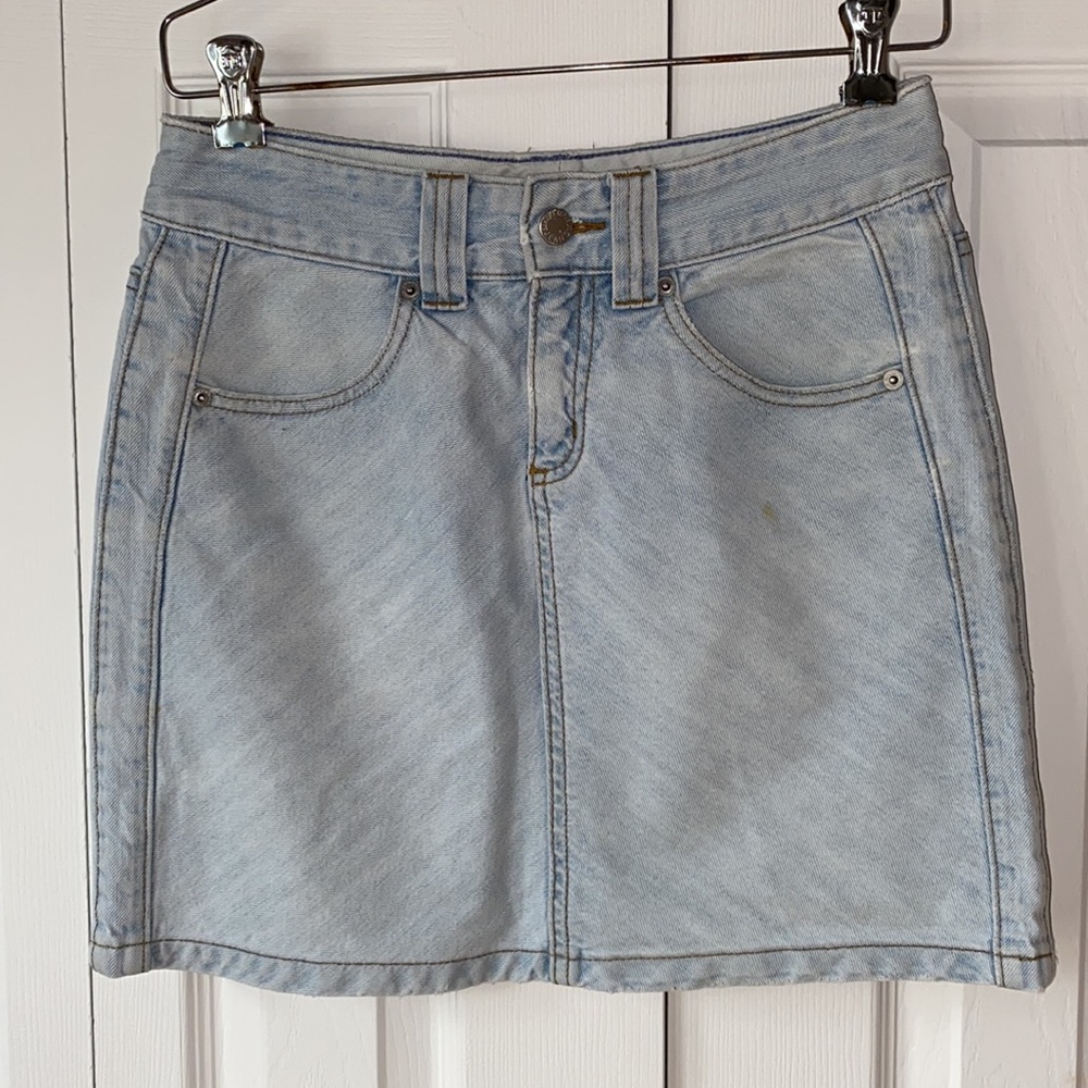 Banana Republic Light wash denim skirt  Sz 0